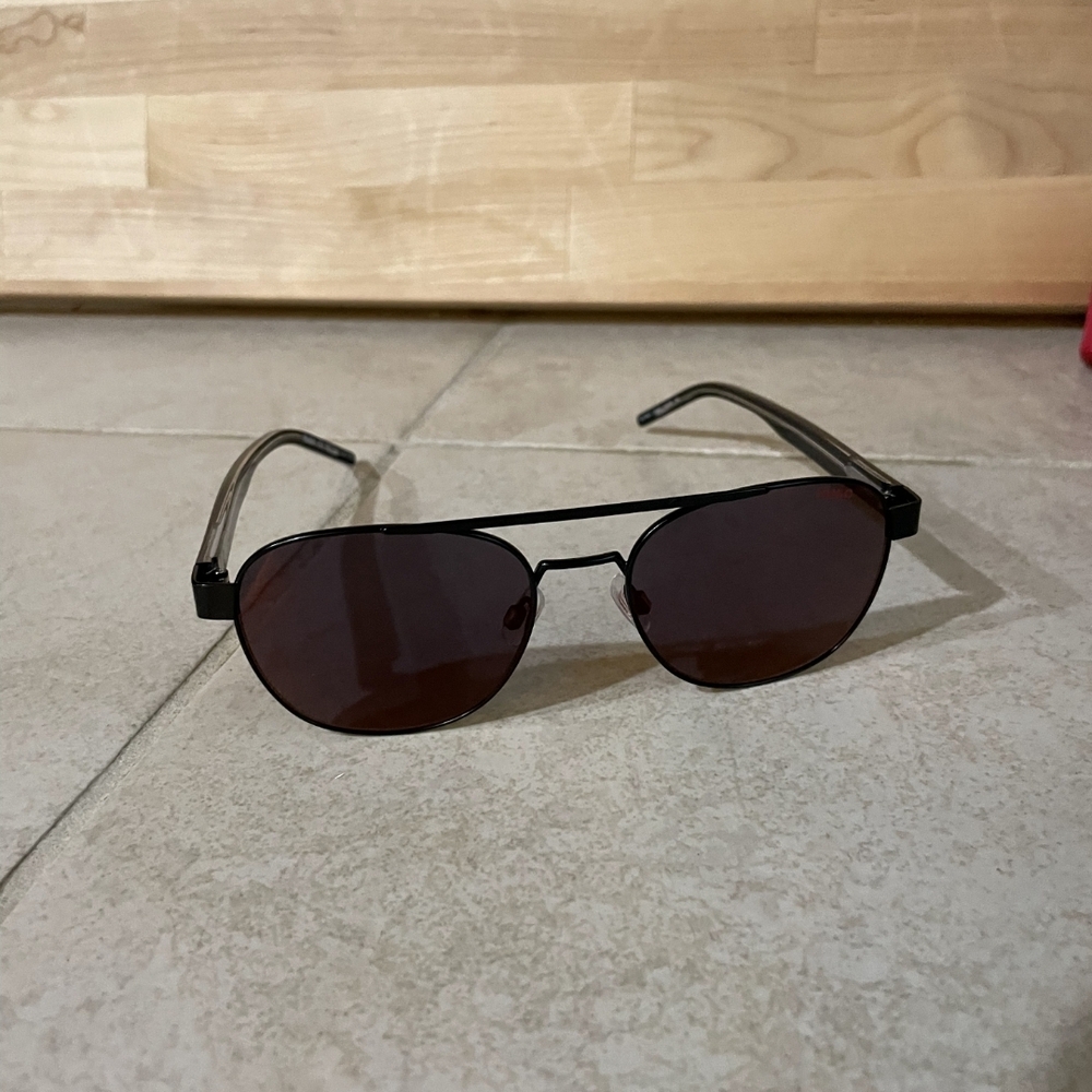 HUGO Hugo Boss Aviator Sunglasses Black - Picture 4 of 4